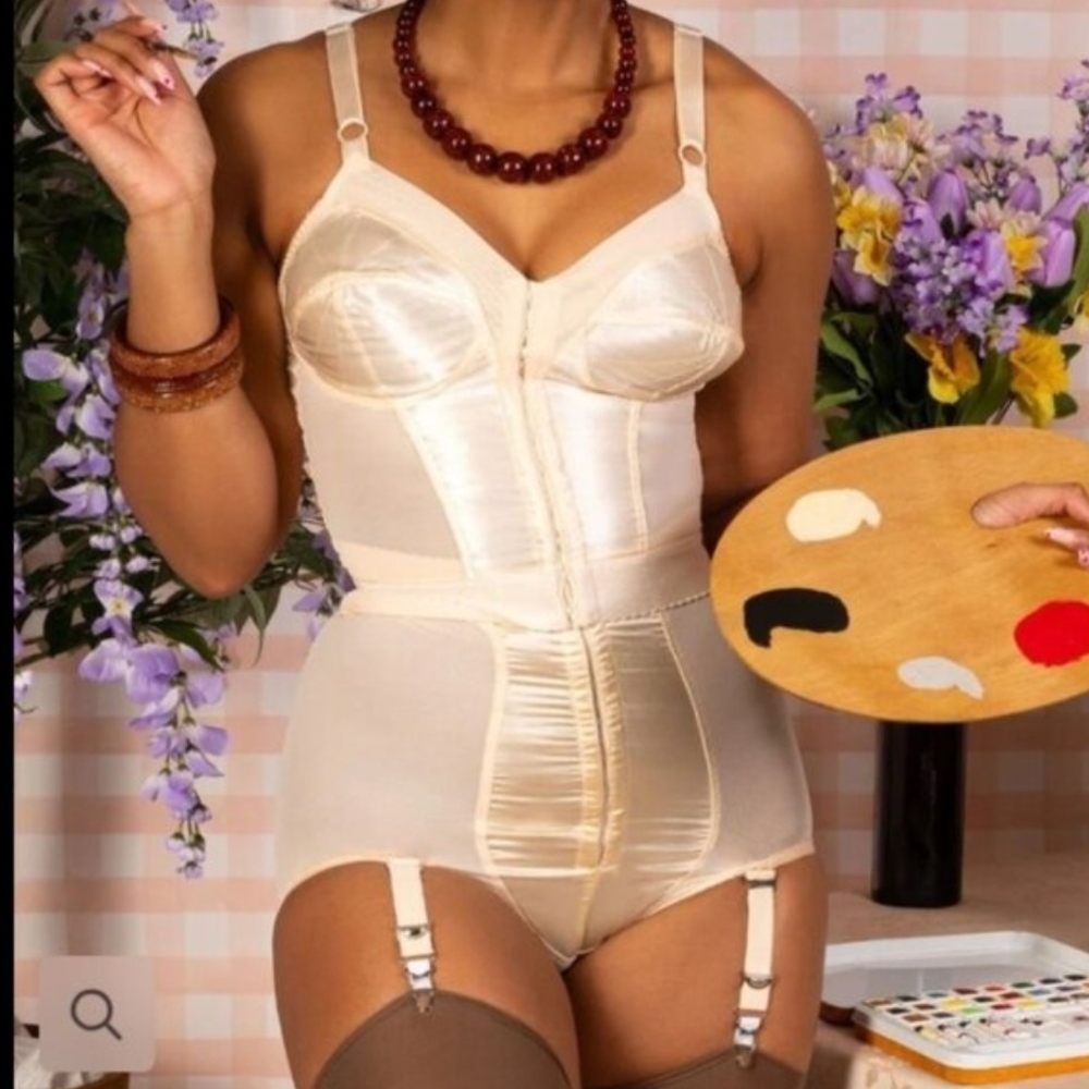 What Katie Did 1950s Shapewear Panties In Peach